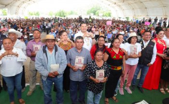 Puebla invierte mil 700 mdp en campo; entrega fertilizantes y maquinaria en Mixteca