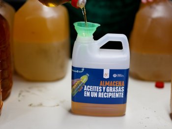 Agua y Drenaje de Monterrey habilita 10 centros de acopio de aceite de cocina usado