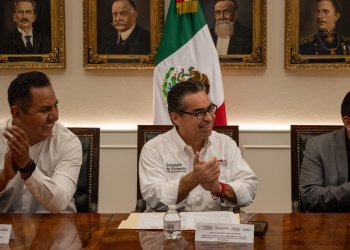 Entregan 29 escrituras en Tecali de Herrera tras más de 20 años de espera