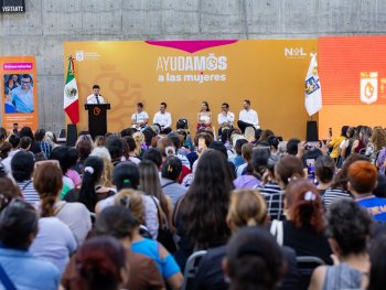 Entregan 590 tarjetas de Ayudamos a las Mujeres en Monterrey; meta: 160 mil