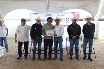 Entregan 13.9 toneladas de suplemento alimenticio a 71 apicultores en Querétaro