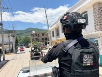 Policía Estatal y Ejército Mexicano mantienen operativo 'Corredor Azul' en Colotlipa