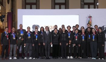 Sheinbaum anuncia aumento de becas a deportistas tras récord de 407 medallas