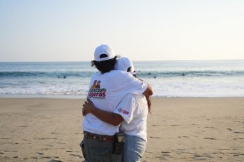 Concluye primer viaje de 'Raíces Viajeras' con 38 adultos mayores a Puerto Escondido