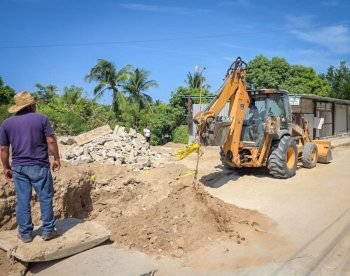 Demolerán 110 metros de concreto para nueva red de agua en Puerto Escondido