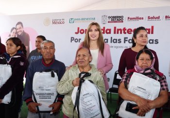 SEDIF y Fundación Dante Eludier entregan auxiliares auditivos a 30 menores en Puebla