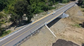 Gobernador inaugura puente en Cruz de Campos tras 50 años de espera