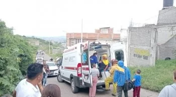 Volcadura de camión en Morelia deja 11 lesionados; SSM brinda atención y traslados