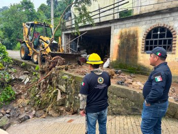 Lluvias en Tlaola dejan 48 viviendas afectadas por encharcamiento y dos bardas dañadas
