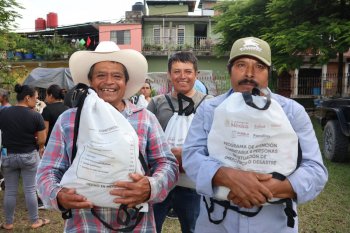 SEDIF apoya a más de 70 familias afectadas por deslaves en Tlaola, Puebla