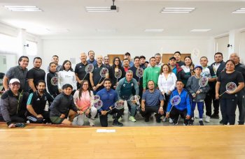 Certifican a docentes poblanos en bádminton para impulsar nuevos talentos