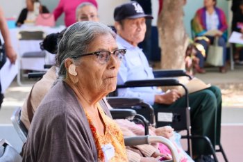 Entrega DIF Oaxaca 300 auxiliares auditivos gratuitos para inclusión en ocho regiones