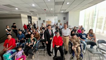 Entrega Gobierno de Zacatecas apoyos funcionales y pañales a personas con discapacidad