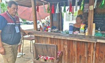 Retira COEPRIS más de 35 puestos de comida en La Paz por derrames de aguas residuales