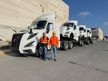 Volvo elige la nueva Carretera La Gloria-Colombia para exportar desde Nuevo León