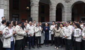Sheinbaum presenta Olinia Carga, minivehículo eléctrico para impulsar la electromovilidad
