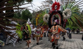 Con desfile de huehues arranca 'Tlaxcala en Los Pinos' en el Complejo Cultural
