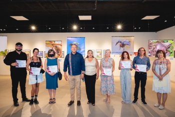Inauguran exposición fotográfica "Un mundo, siete miradas" en el Museo de la Isla