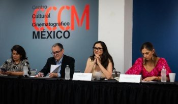Claudia Curiel de Icaza se reúne con comunidad cultural mexicana en Los Ángeles
