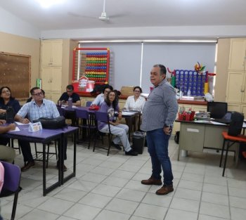 Docentes de BCS participan en encuesta nacional sobre uso de celulares en escuelas