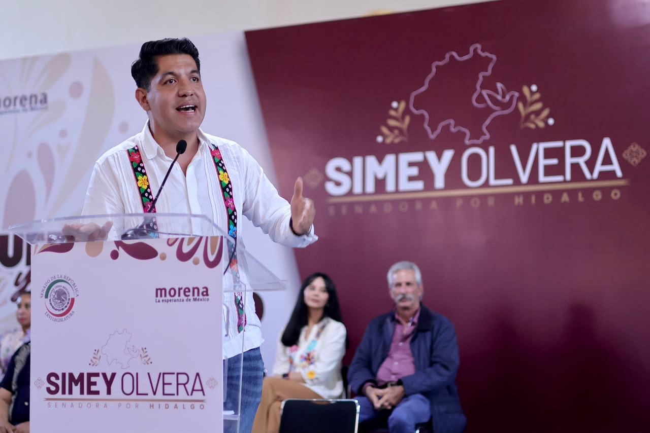 Emmanuel Reyes reconoció el trabajo legislativo y la cercanía de la senadora Simey Olvera con el pueblo hidalguense