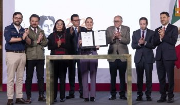 Firman decreto para crear 12,750 consultorios del Servicio Universal de Salud
