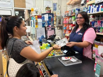 Inicia entrega de vales para útiles y uniformes escolares en Baja California Sur
