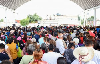 Llevan deporte y apoyos alimentarios a colonia Naciones Unidas en Puebla