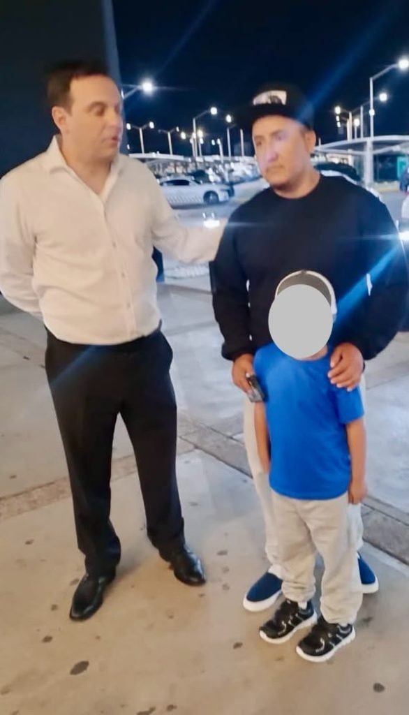 Liam y su papá regresan a Santa Catarina tras ser deportados de Texas