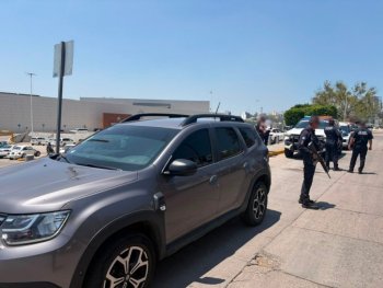 Aseguran 966 mil pesos en efectivo en León; detienen a un hombre