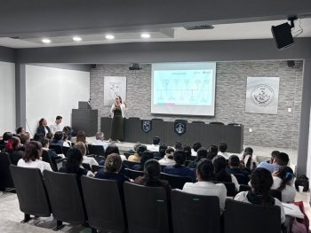 Capacitan a 70 enfermeros de Querétaro en vacunación y red de frío