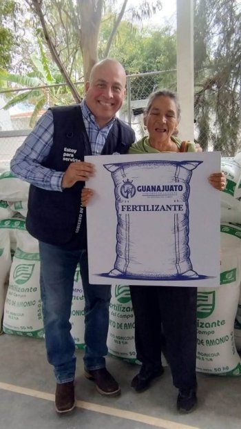 Entregan 64 toneladas de fertilizante a 171 productores de Guanajuato