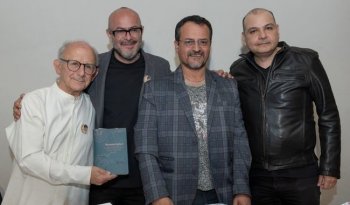 Presentan en la FILAH el libro Desantrópica, que propone una antropología de la vida