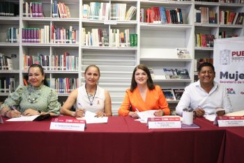 Secretaría de las Mujeres firma convenios con tres municipios de Puebla para atender