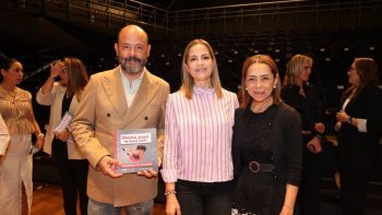 Presentan en Querétaro libro sobre adicciones digitales en niñas y niños