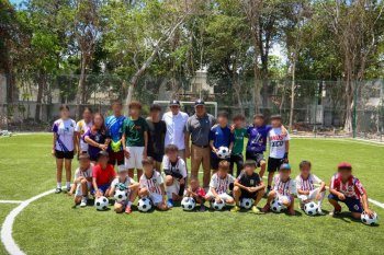 CODEQ supervisa canchas de futbol 5 en Puerto Morelos y convive con jóvenes deportistas