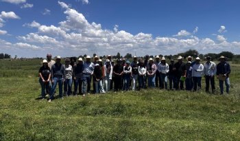 Estudiantes de Chapingo visitan campo experimental del INIFAP en Durango