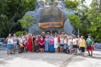 FPMC celebra a personas mayores con paseo en el Parque Chankanaab