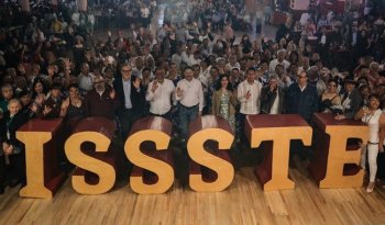 ISSSTE celebra a adultos mayores con baile y destaca servicios para el sector