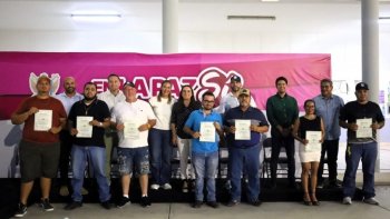 43 trabajadores de La Paz reciben constancias por curso de recolección de residuos