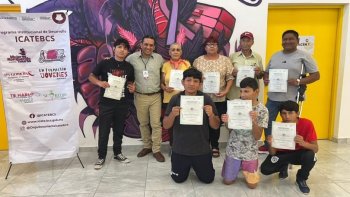 Concluye curso de plomería básica en La Paz; entregan materiales a participantes