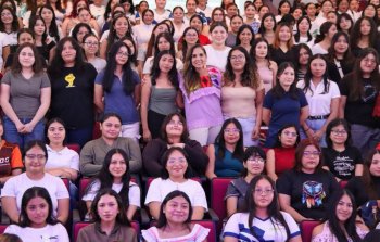 Entregan becas a 3 mil 660 mujeres de educación superior en Quintana Roo