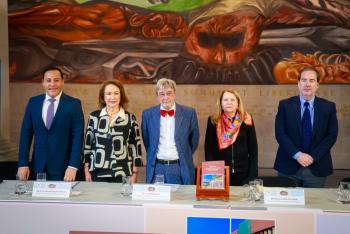 PRESENTAN EN LA CORTE LIBRO SOBRE DERECHO COMPARADO