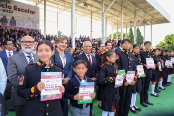 Puebla inicia ciclo escolar 2026-2027 con entrega de libros y 32 claves para bachilleratos
