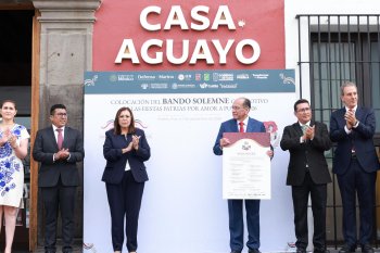 Colocan Bando Solemne en Casa Aguayo para iniciar actividades del mes patrio