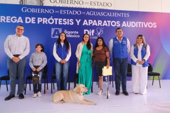 Entregan 237 auxiliares auditivos y 12 prótesis a personas con discapacidad en