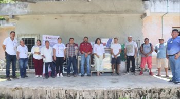 Entregan equipamiento por 949 mil pesos a centro apícola de Bacalar