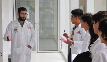 Estudiantes de la UAA se capacitan en conservación de maíces nativos en el CNRG