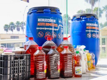 Recolectan 500 litros de aceite de cocina usado en centros de Agua y Drenaje de Monterrey