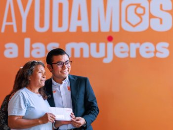Entregan en Apodaca nuevas tarjetas de Ayudamos a las Mujeres; suman 106 mil beneficiarias